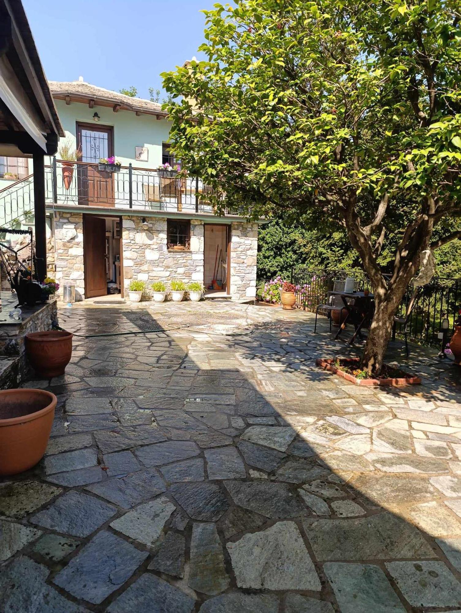 Μountain Whispers Apartamento Mourésion Exterior foto