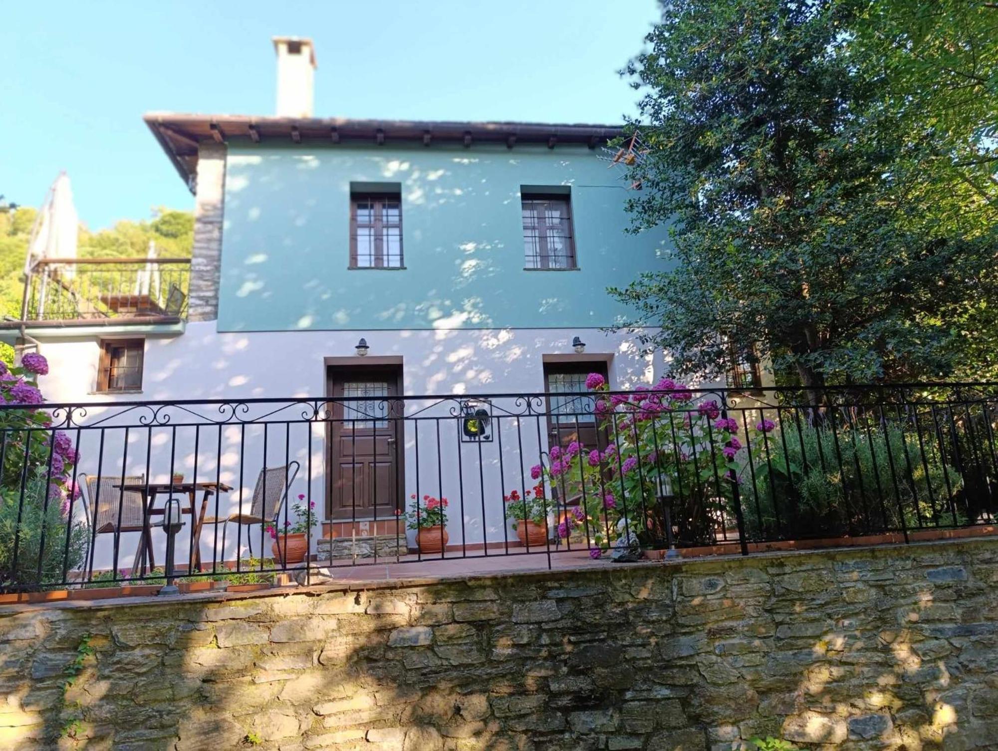 Μountain Whispers Apartamento Mourésion Exterior foto